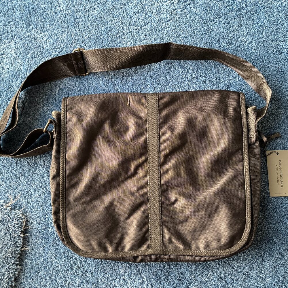 banana republic messenger bag